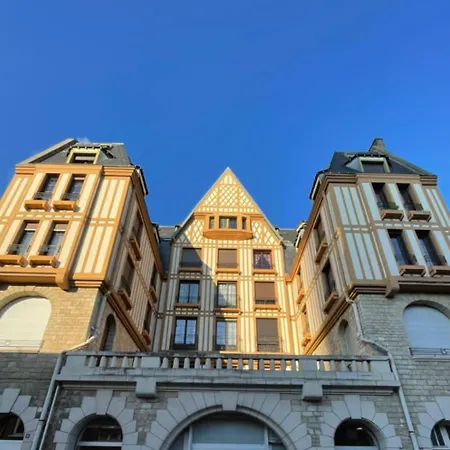 Plein Centre Cathedrale Saint Leu Hortillonnages * Амьен