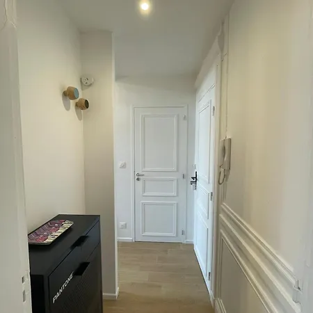 Апартаменты Plein Centre Cathedrale Saint Leu Hortillonnages